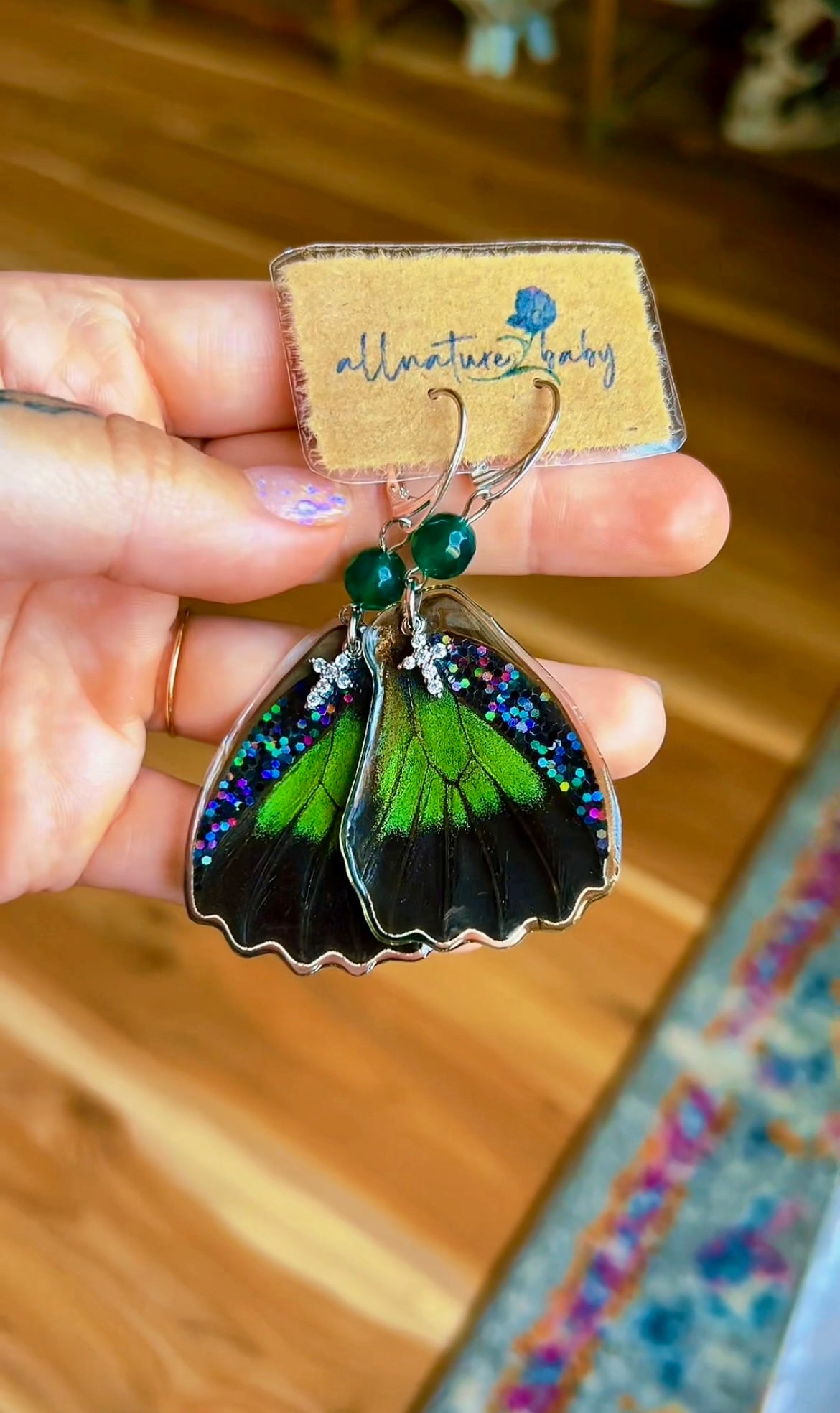 Rare Indonesian Swallowtail with Emerald 💚